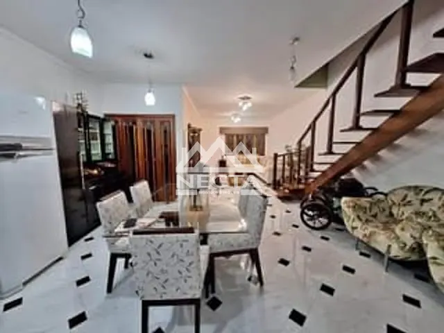 Sobrado com 182m² 2 quartos e 4 banheiros, à venda, no bairro Sumaré em Caraguatatuba