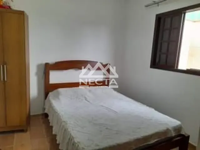 Sobrado com 420m² 4 quartos e 3 banheiros, à venda, no bairro Jardim California em Caraguatatuba