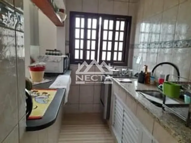 Sobrado com 420m² 4 quartos e 3 banheiros, à venda, no bairro Jardim California em Caraguatatuba