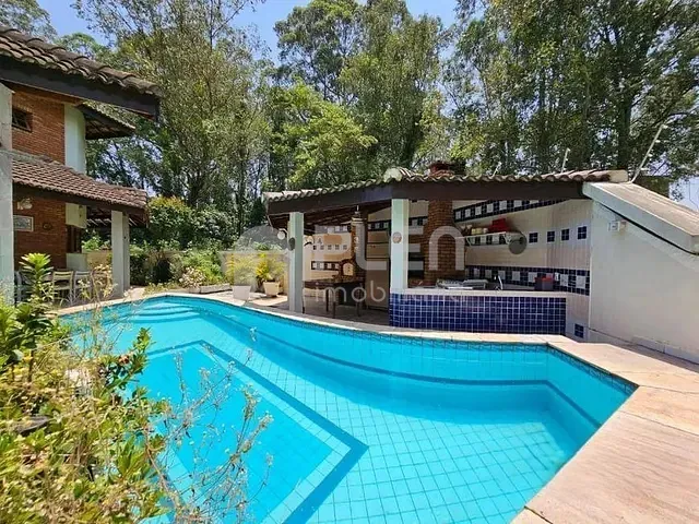 Sobrado 4 quartos e 6 banheiros, à venda, no bairro Barro Branco (Zona Norte) em São Paulo