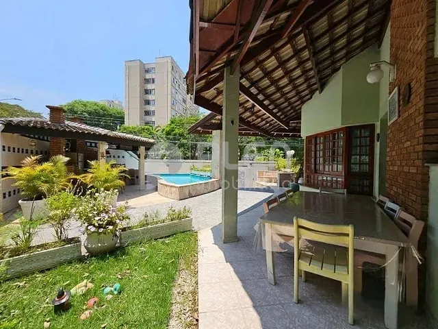 Sobrado 4 quartos e 6 banheiros, à venda, no bairro Barro Branco (Zona Norte) em São Paulo