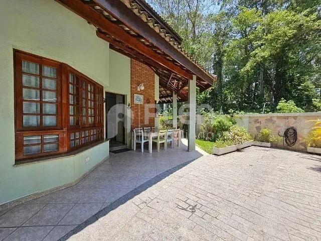 Sobrado 4 quartos e 6 banheiros, à venda, no bairro Barro Branco (Zona Norte) em São Paulo