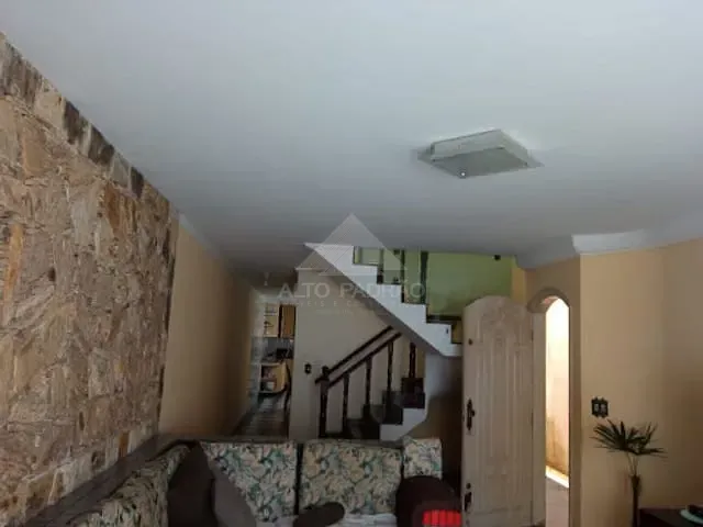 Sobrado com 137m² 3 quartos e 2 banheiros, à venda, no bairro Jardim Esperança em Mauá