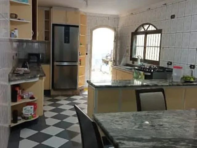 Sobrado com 137m² 3 quartos e 2 banheiros, à venda, no bairro Jardim Esperança em Mauá