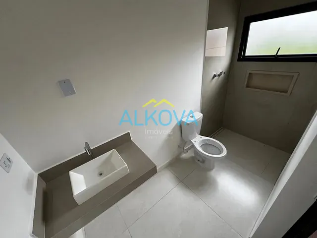 Sobrado com 250m² 4 quartos e 5 banheiros, à venda, no bairro Condomínio Residencial Mantiqueira em São José dos Campos