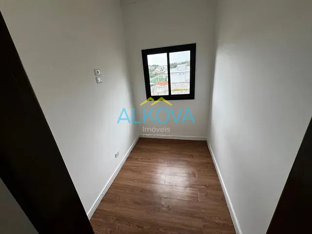 Sobrado com 250m² 4 quartos e 5 banheiros, à venda, no bairro Condomínio Residencial Mantiqueira em São José dos Campos