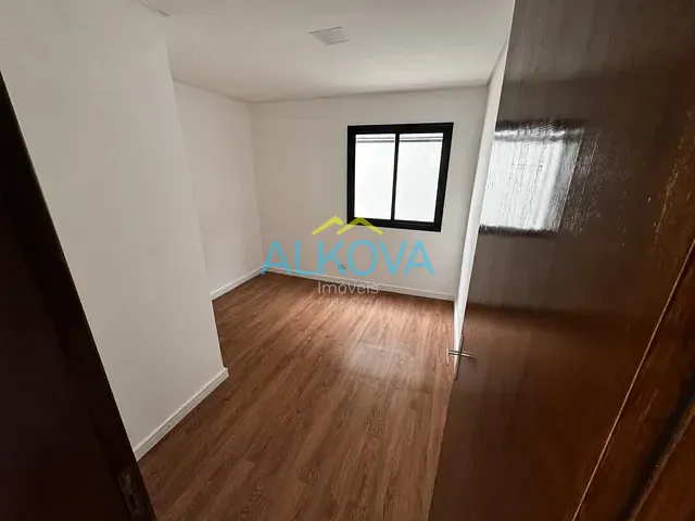 Sobrado com 250m² 4 quartos e 5 banheiros, à venda, no bairro Condomínio Residencial Mantiqueira em São José dos Campos
