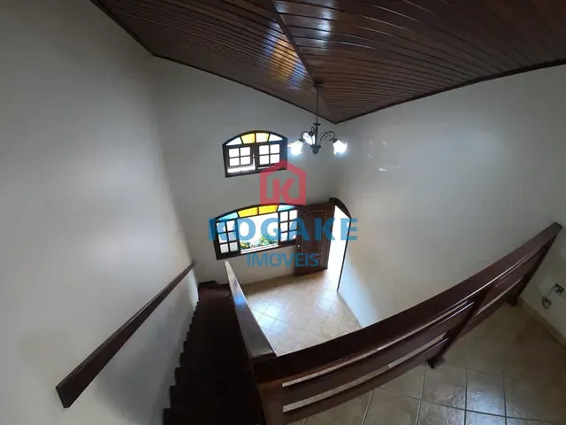Sobrado com 125m² 4 quartos e 3 banheiros, para alugar, no bairro Jardim das Indústrias em São José dos Campos