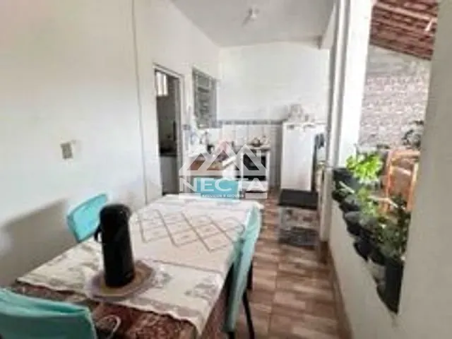 Sobrado com 300m² 3 quartos e 2 banheiros, à venda, no bairro Jardim Tarumãs em Caraguatatuba