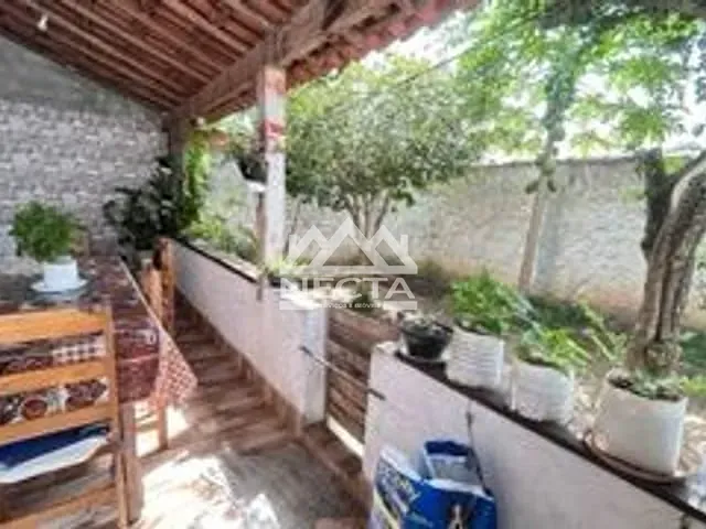 Sobrado com 300m² 3 quartos e 2 banheiros, à venda, no bairro Jardim Tarumãs em Caraguatatuba