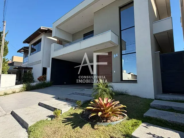 Sobrado com 250m² 4 quartos e 6 banheiros, à venda, no bairro Loteamento Pinheiros de Tremembé em Tremembé