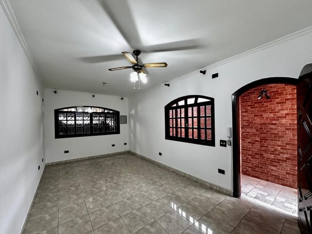 Foto do Sobrado - Sobrado para venda em Jardim dos Lagos com 3 quartos, sendo 1 suíte, 192m² | Lares e Andares Imóveis