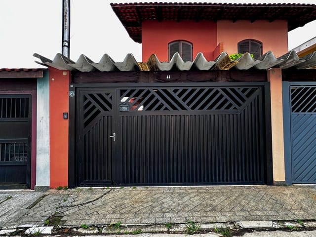 Foto do Sobrado - Sobrado para venda em Jardim dos Lagos com 3 quartos, sendo 1 suíte, 192m² | Lares e Andares Imóveis