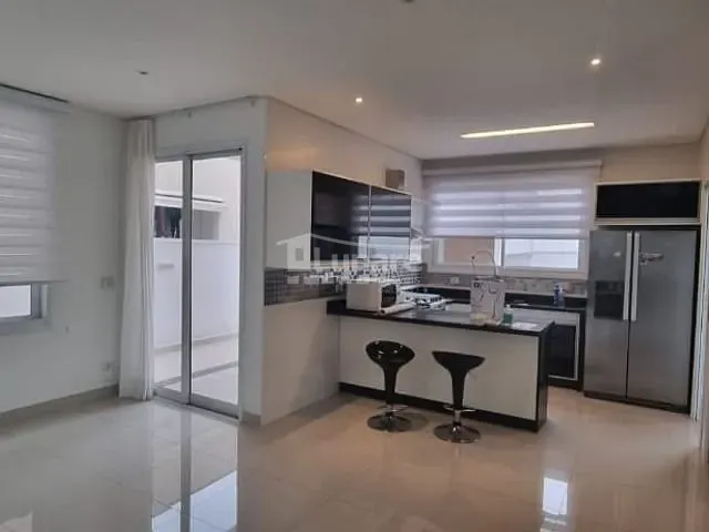 Sobrado com 250m² 4 quartos e 4 banheiros, à venda, no bairro Fazenda Rodeio em Mogi das Cruzes