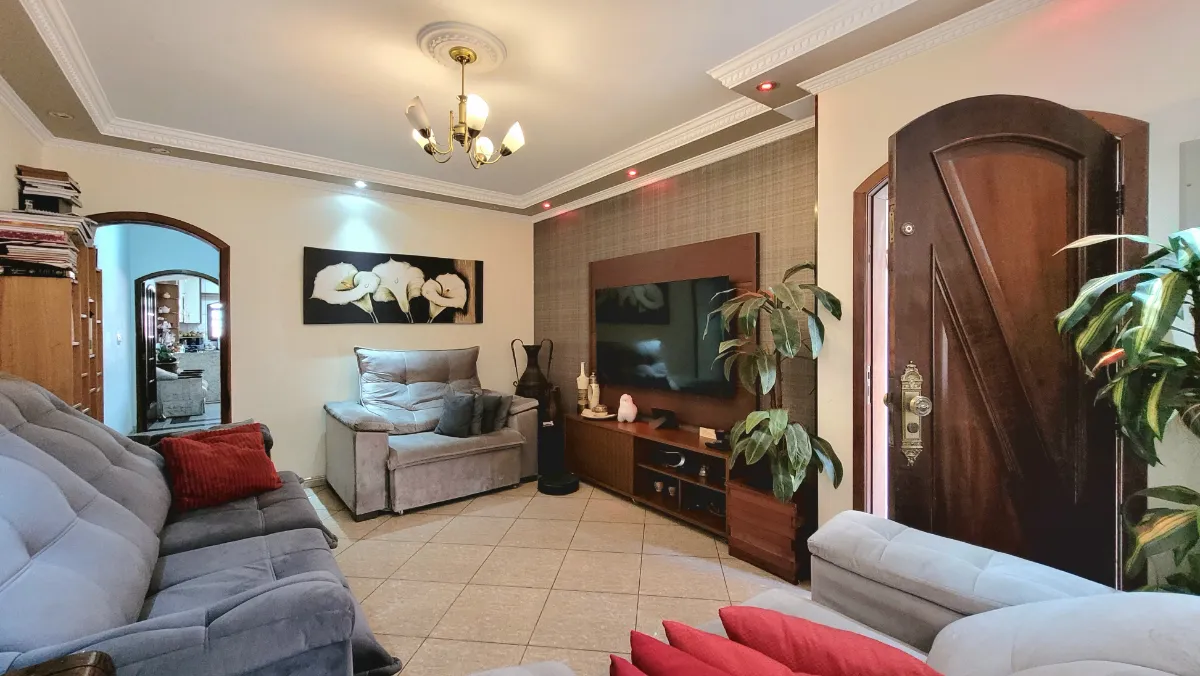 Sobrado para venda em Jardim Rina com 3 quartos, sendo 1 suíte, 224m²