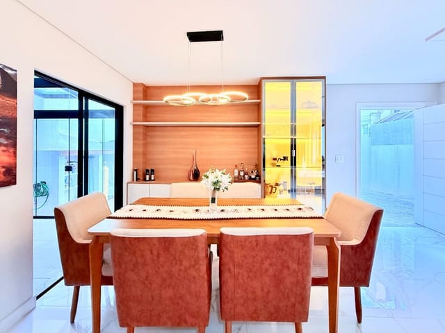 Sobrado com 119m² 3 quartos e 2 banheiros, à venda, no bairro Santa Felicidade em Curitiba
