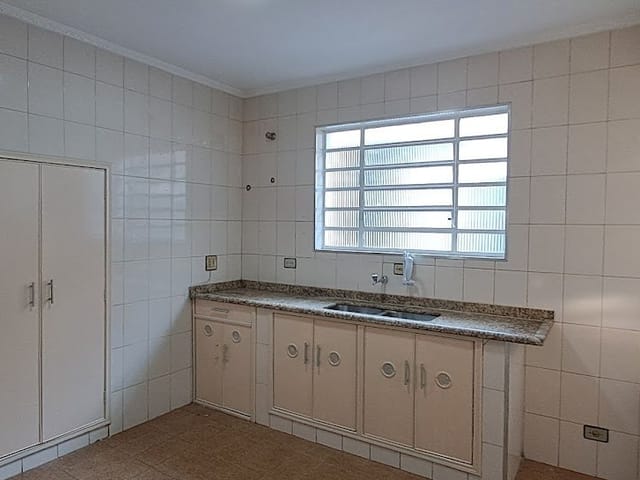 Sobrado com 205m² 6 quartos e 2 banheiros, à venda, no bairro Jardim da Glória em São Paulo