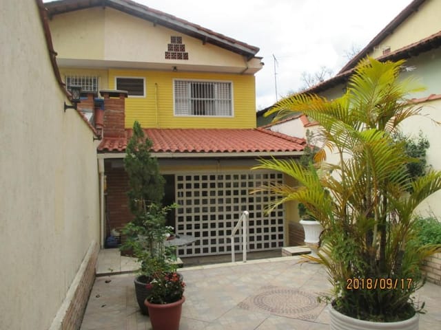 Foto do Sobrado - Sobrado à venda 3 Quartos, 1 Suite, 2 Vagas, 185M², Umuarama, Osasco - SP | BUSSOCABA ADMINISTRACAO DE BENS E IMOVEIS LTDA