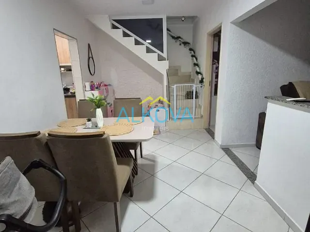 Sobrado com 140m² 3 quartos e 3 banheiros, à venda, no bairro Campo dos Alemães em São José dos Campos