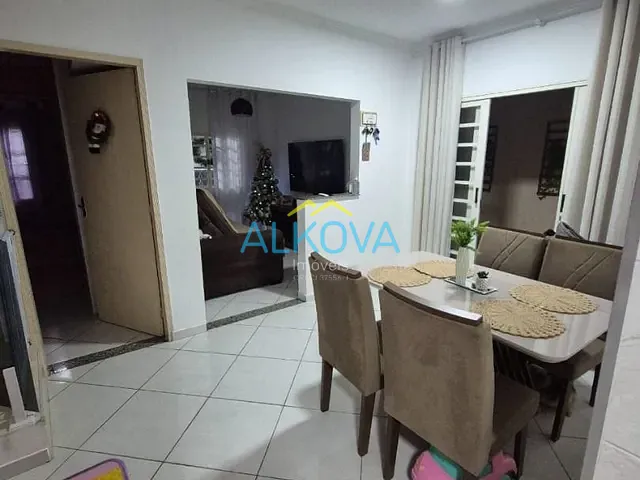 Sobrado com 140m² 3 quartos e 3 banheiros, à venda, no bairro Campo dos Alemães em São José dos Campos