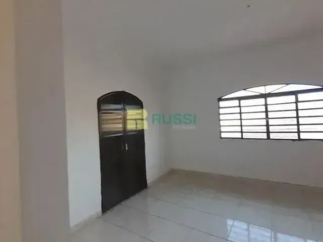 Sobrado com 300m² 4 quartos e 3 banheiros, à venda, no bairro Jardim Colonial em São José dos Campos