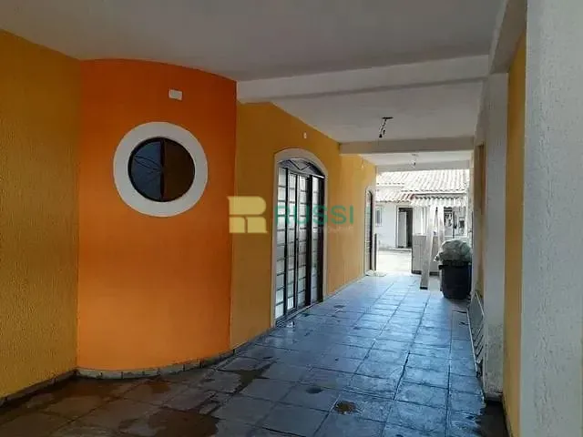 Sobrado com 300m² 4 quartos e 3 banheiros, à venda, no bairro Jardim Colonial em São José dos Campos