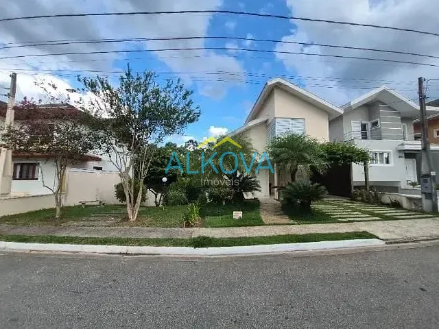 Sobrado com 300m² 3 quartos e 2 banheiros, à venda, no bairro Urbanova em São José dos Campos