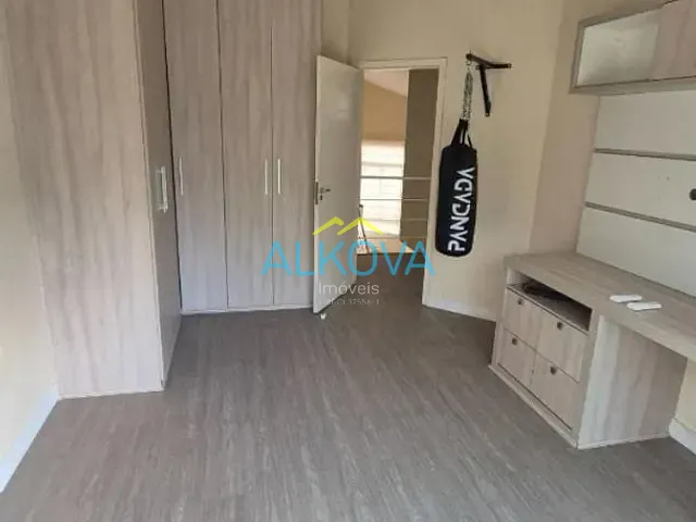 Sobrado com 300m² 3 quartos e 2 banheiros, à venda, no bairro Urbanova em São José dos Campos