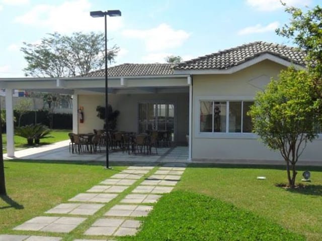 Foto do Sobrado - Sobrado com 4 dormitórios à venda, 170 m² por R$ 1.015.000,00 - Villa Branca - Jacareí/SP | RUSSI IMÓVEIS