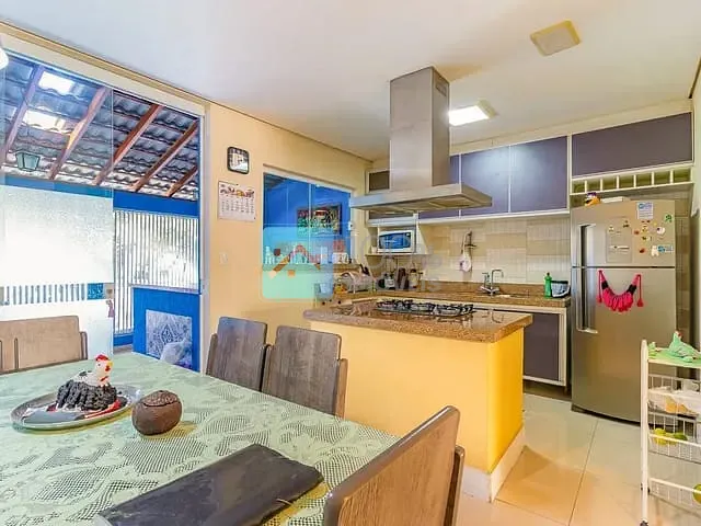 Sobrado com 145m² 3 quartos e 3 banheiros, à venda, no bairro Jardim Minas Gerais em São José dos Campos