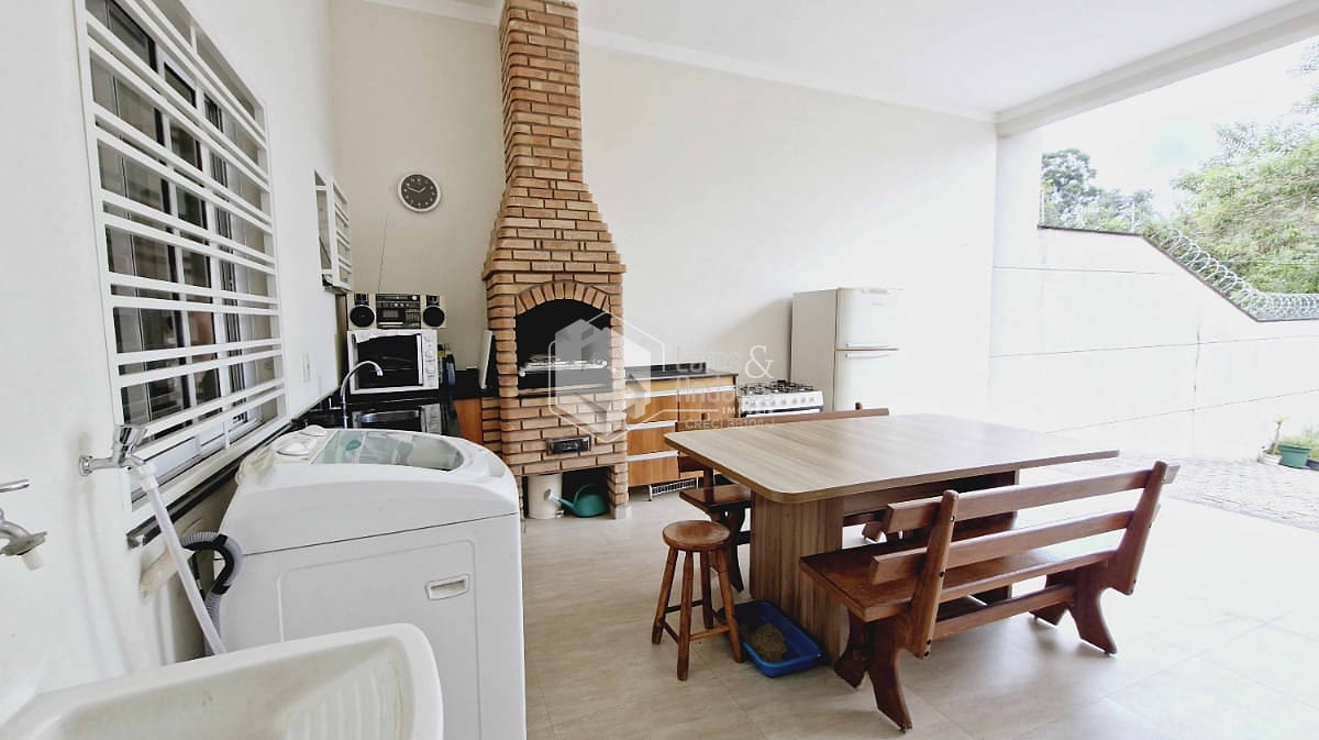 Sobrado à venda com 5 quartos, 136m² - Foto 4