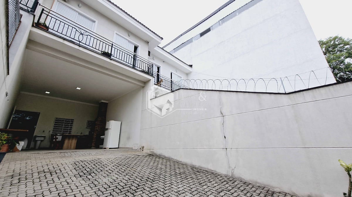 Sobrado à venda com 5 quartos, 136m² - Foto 2