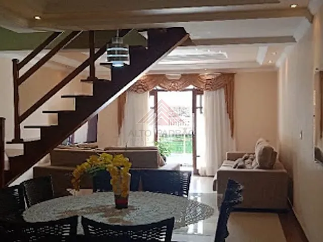 Sobrado com 150m² 3 quartos e 2 banheiros, à venda, no bairro Jardim Zaira em Mauá
