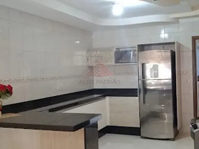 Sobrado com 150m² 3 quartos e 2 banheiros, à venda, no bairro Jardim Zaira em Mauá