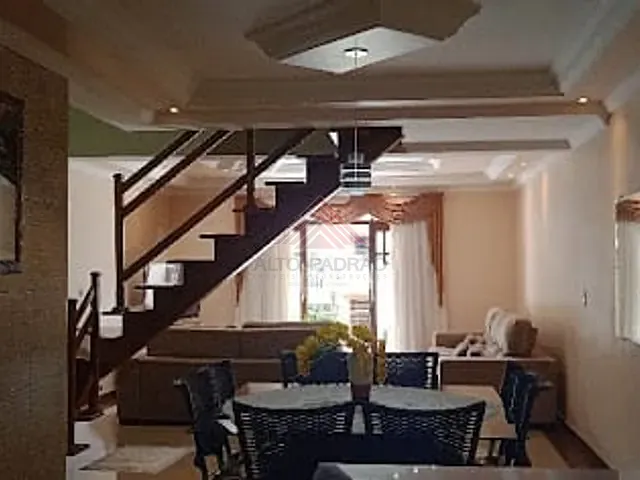 Sobrado com 150m² 3 quartos e 2 banheiros, à venda, no bairro Jardim Zaira em Mauá