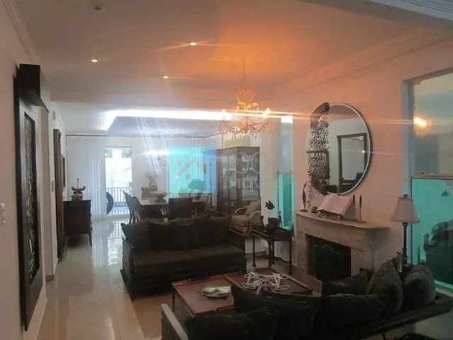 Sobrado com 360m² 4 quartos e 5 banheiros, à venda, no bairro Pqe Res Aquarius em São José dos Campos