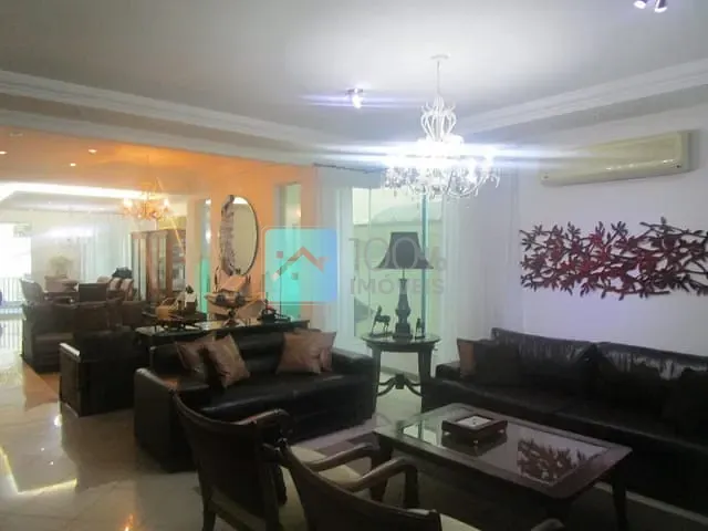 Sobrado com 360m² 4 quartos e 5 banheiros, à venda, no bairro Pqe Res Aquarius em São José dos Campos