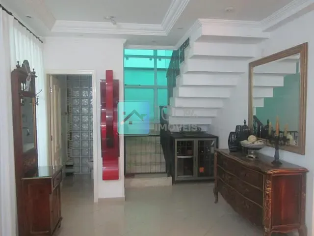 Sobrado com 360m² 4 quartos e 5 banheiros, à venda, no bairro Pqe Res Aquarius em São José dos Campos