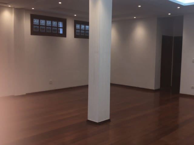 Sobrado com 480m² 4 quartos e 6 banheiros, à venda, no bairro Cerâmica em São Caetano do Sul