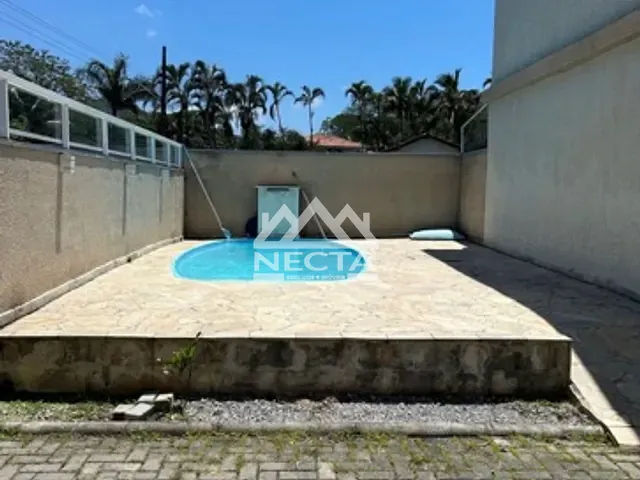Sobrado com 94m² 2 quartos e 2 banheiros, à venda, no bairro Massaguaçu  em Caraguatatuba