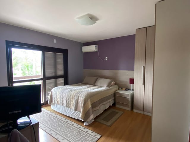 Casa com 300m² 3 quartos e 1 banheiro, à venda, no bairro Laranjal em Pelotas