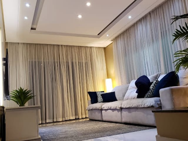 Foto do Sobrado - Sobrado Espaçoso em Jardim do Papai, Guarulhos - 3 Suítes, Escritório, 6 Banheiros e Área Gourmet - 350m² | Willians Meda Imobiliária