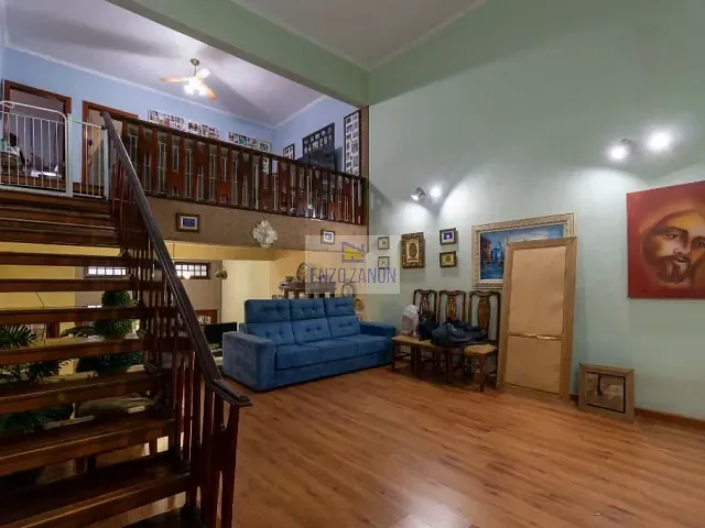 Sobrado com 270m² 4 quartos e 4 banheiros, à venda ou para alugar, no bairro Jardim São Luís em São Bernardo do Campo