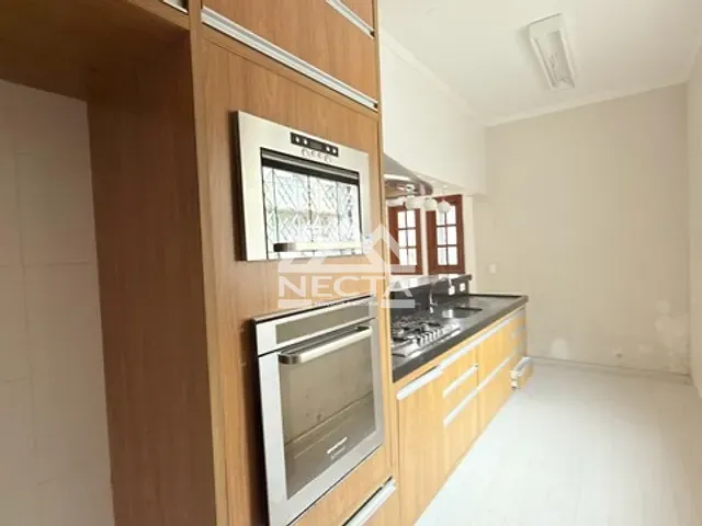 Sobrado com 400m² 3 quartos e 3 banheiros, à venda, no bairro Sumaré em Caraguatatuba
