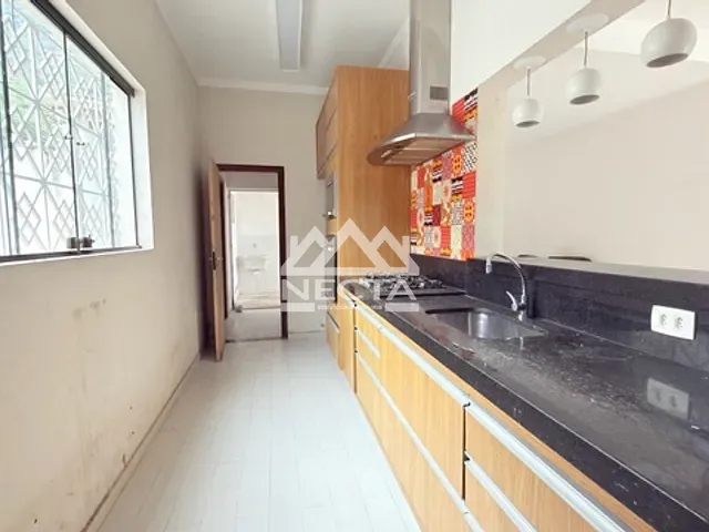 Sobrado com 400m² 3 quartos e 3 banheiros, à venda, no bairro Sumaré em Caraguatatuba