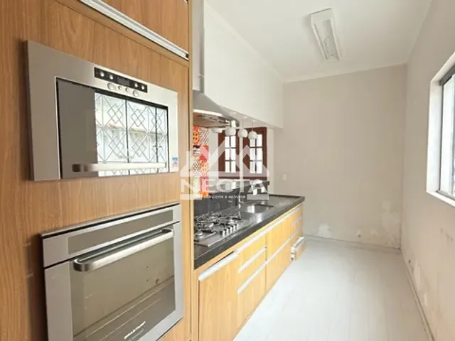 Sobrado com 400m² 3 quartos e 3 banheiros, à venda, no bairro Sumaré em Caraguatatuba