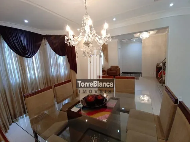 Sobrado com 462m² 4 quartos e 4 banheiros, à venda, no bairro Estrela em Ponta Grossa