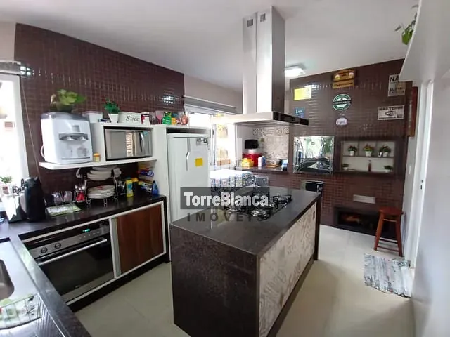 Sobrado com 462m² 4 quartos e 4 banheiros, à venda, no bairro Estrela em Ponta Grossa