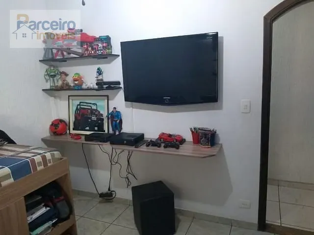 Casa com 264m² 3 quartos e 2 banheiros, à venda, no bairro Jardim Iva em São Paulo