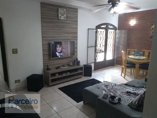 Casa com 264m² 3 quartos e 2 banheiros, à venda, no bairro Jardim Iva em São Paulo